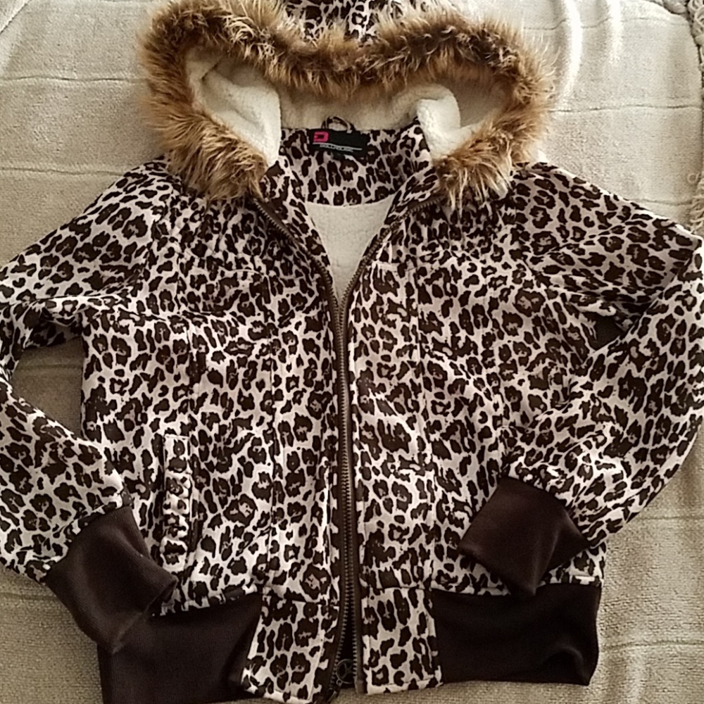 New Dollhouse leopard and faux fur coat w/hood L